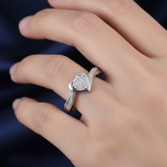 LADIES RING 0.10CT ROUND DIAMOND 10K WHITE GOLD